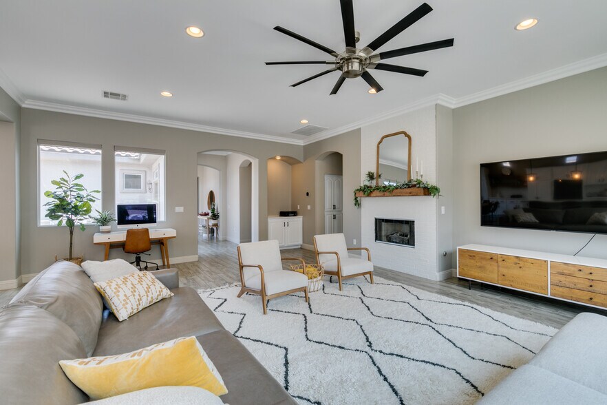 Building Photo - 65 Teahouse St