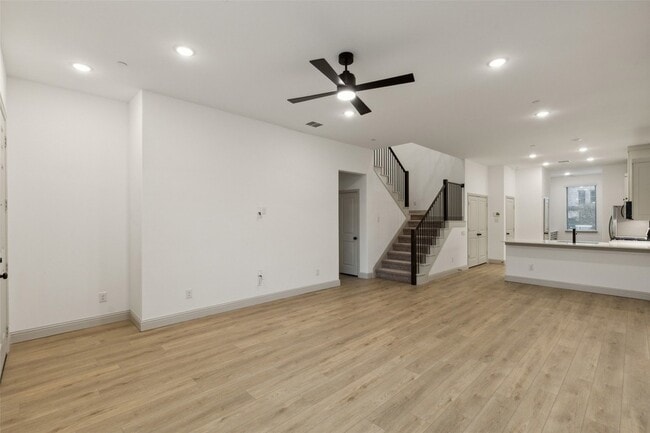 Building Photo - 7135 Buchanan Dr