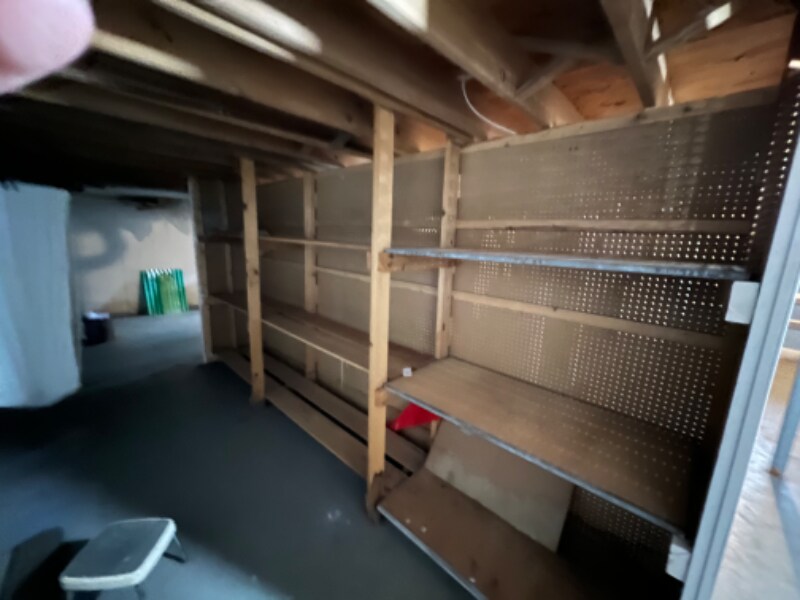 Building Photo - 615 Sunny Ln