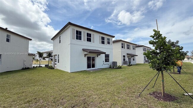 Building Photo - 2539 SE 26th Rd