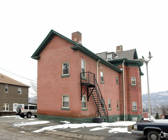 Isabella Apartments 521 Isabella St Oakmont PA 15139 Apartment Finder