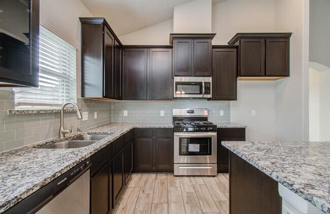 Building Photo - 2442 Wembley Way