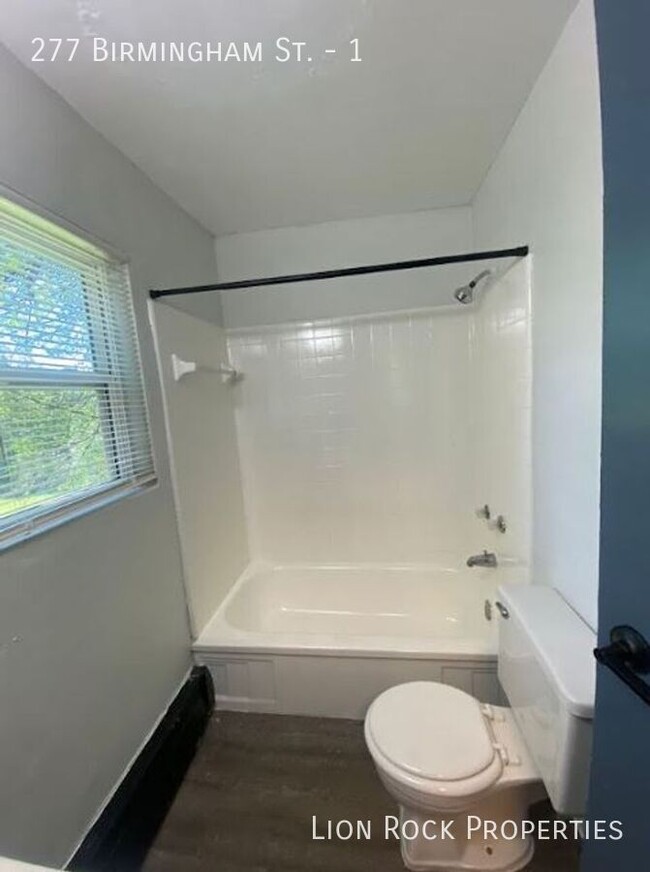 Building Photo - Charming & Convenient Living for $1,099/mo...