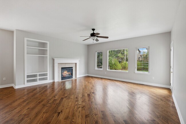 Building Photo - Fantastic 4 Bed with Office in The Farm