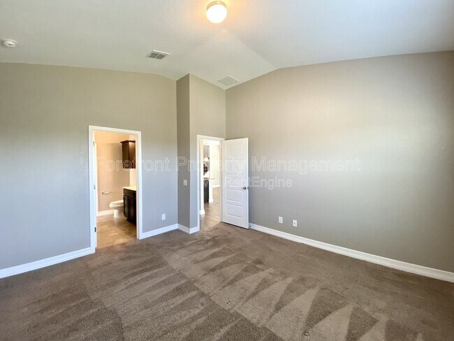 Building Photo - 1206 Ranch Falls