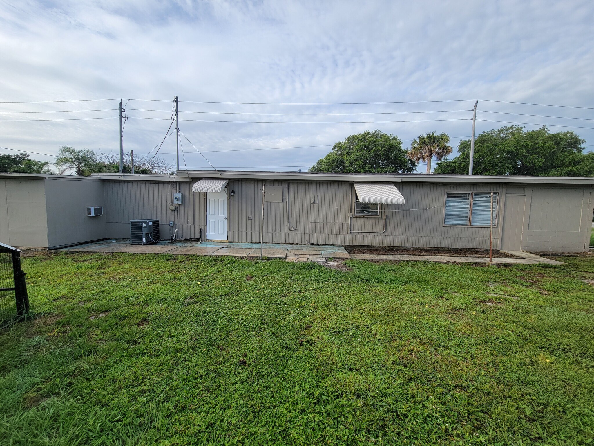 Building Photo - 1805 49th Ave