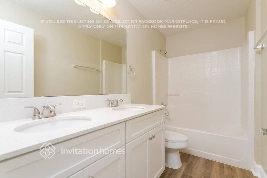 Building Photo - 2370 Sheila Dr