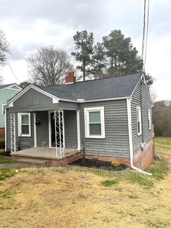 Building Photo - 1212 N Miami Blvd