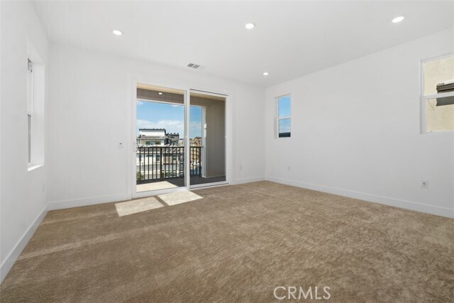 Building Photo - 125 Seep