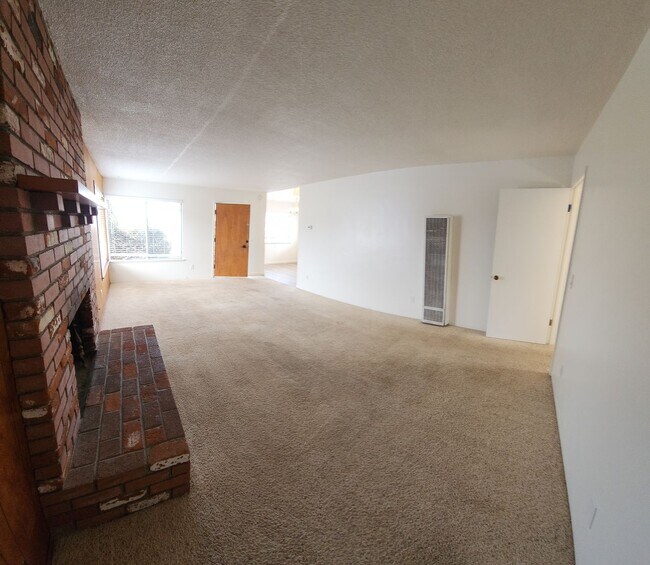 Building Photo - 550 Piney Way