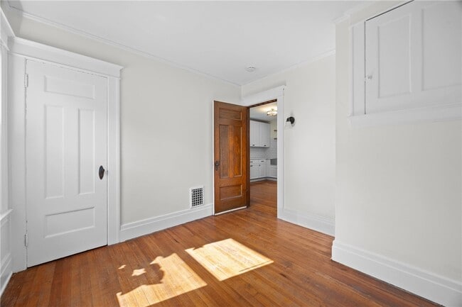 Building Photo - 15-17-17 Roosevelt St