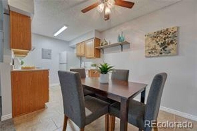 Building Photo - Charming 1BR Condo in Lakewood
