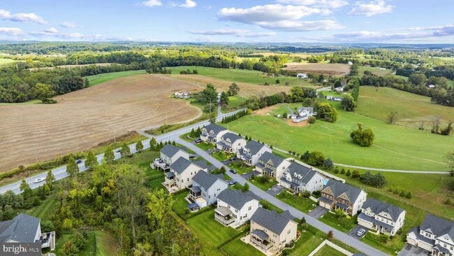 Building Photo - 7147 Starmount Ct