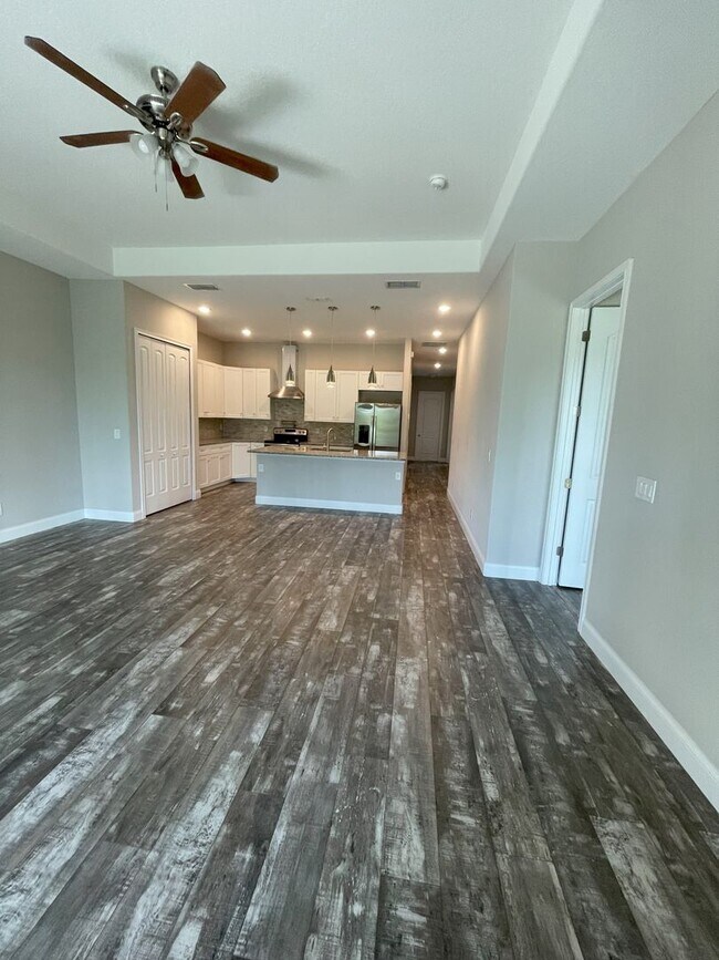Building Photo - Lovely and Unique Custom-built Duplex Avai...