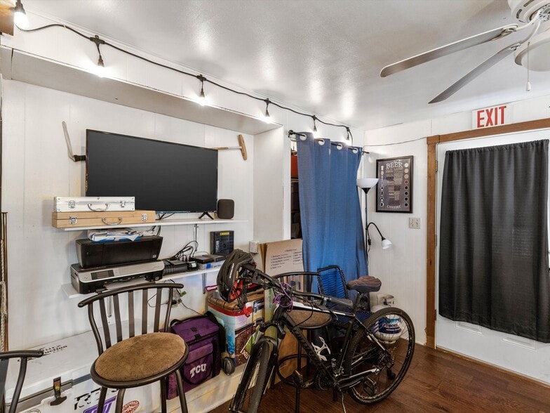 Building Photo - 3508 W Biddison St