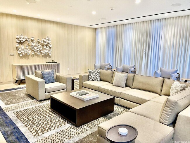 Building Photo - Aalii - Fully Furnished Studio with Parking