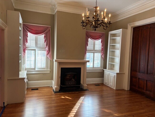 Building Photo - 226 E Gwinnett St