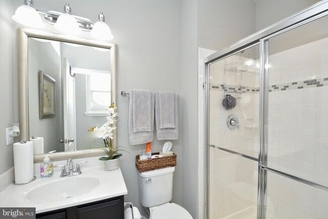 Building Photo - 702 Fair Winds Way