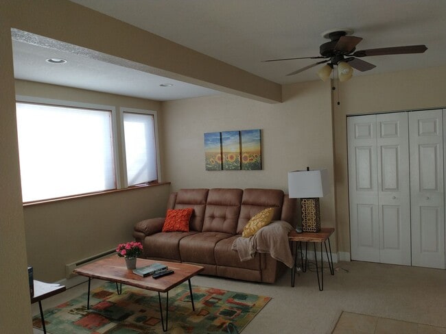 Building Photo - 2 Bedroom 1 Bath Basement Unit in Lafayette