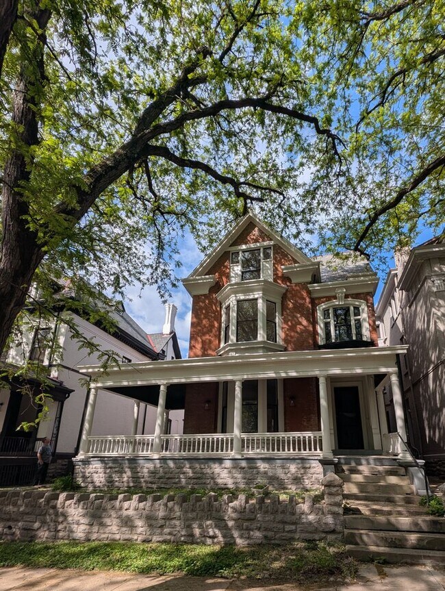 Building Photo - Beautifully Renovated, Elegant Apartments in Historic Covington