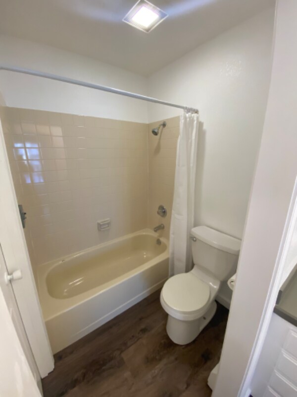 Building Photo - 1580 Chattaroy Cir