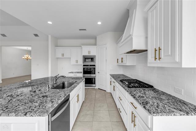 Building Photo - 1233 Carinna Dr
