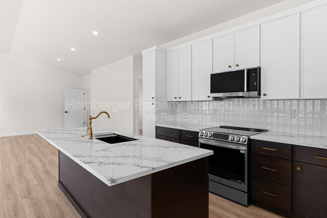 Building Photo - 222 N Sargent Rd