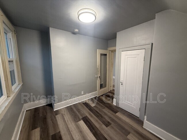 Building Photo - 4280 7th St