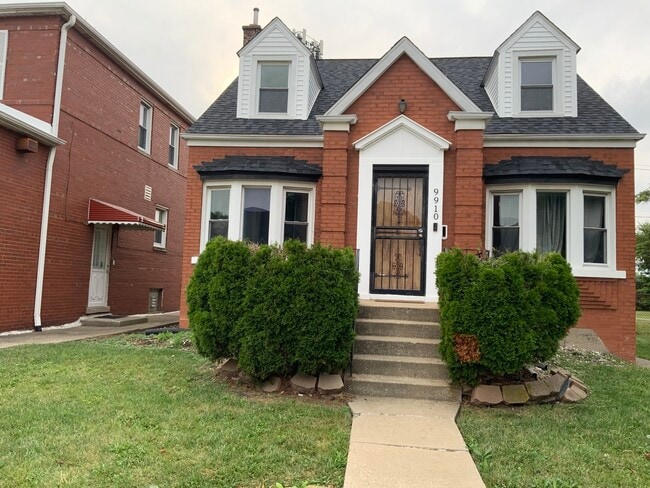 Building Photo - 9910 S Emerald Ave