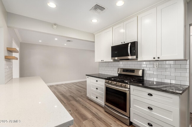 Building Photo - 2728 E Highland Ave