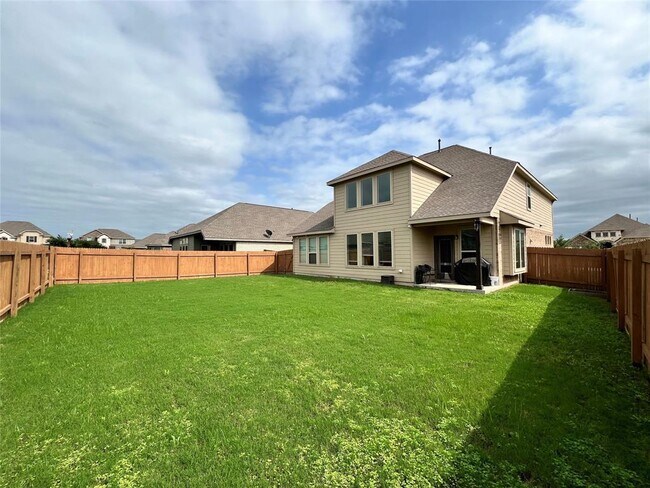 Building Photo - 3900 Eland Dr