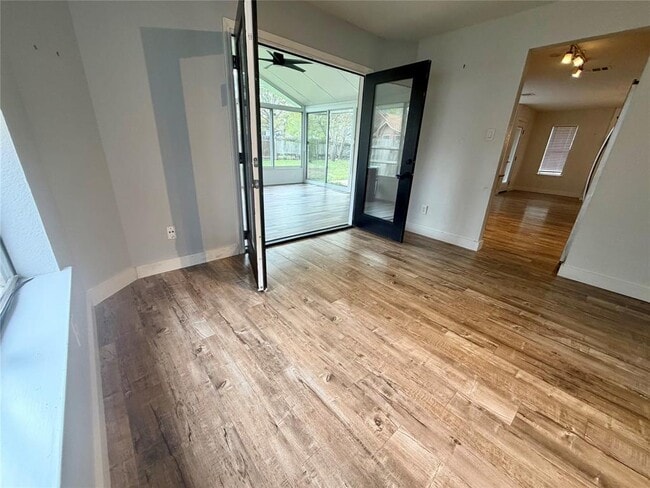 Building Photo - 17844 Park Valley Dr