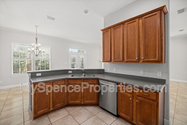 Building Photo - 1578 Venice Ave