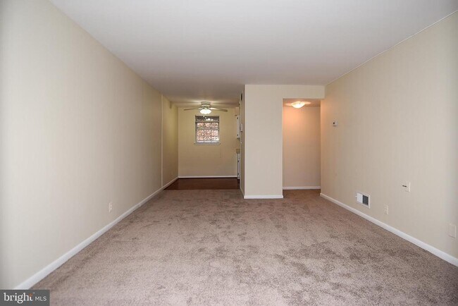 Building Photo - 4655 28th Rd S