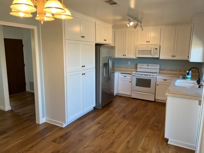 Building Photo - Oaks North Townhome with Views
