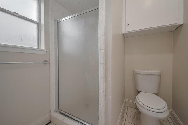 Building Photo - 8119 La Roche Ln