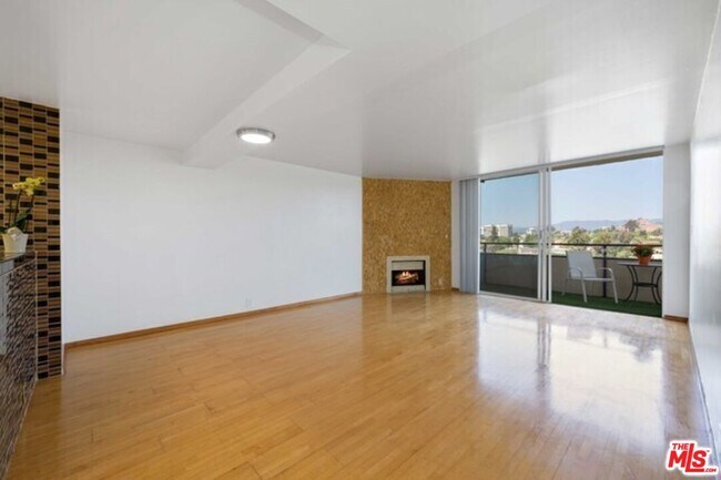 Building Photo - 10535 Wilshire Blvd