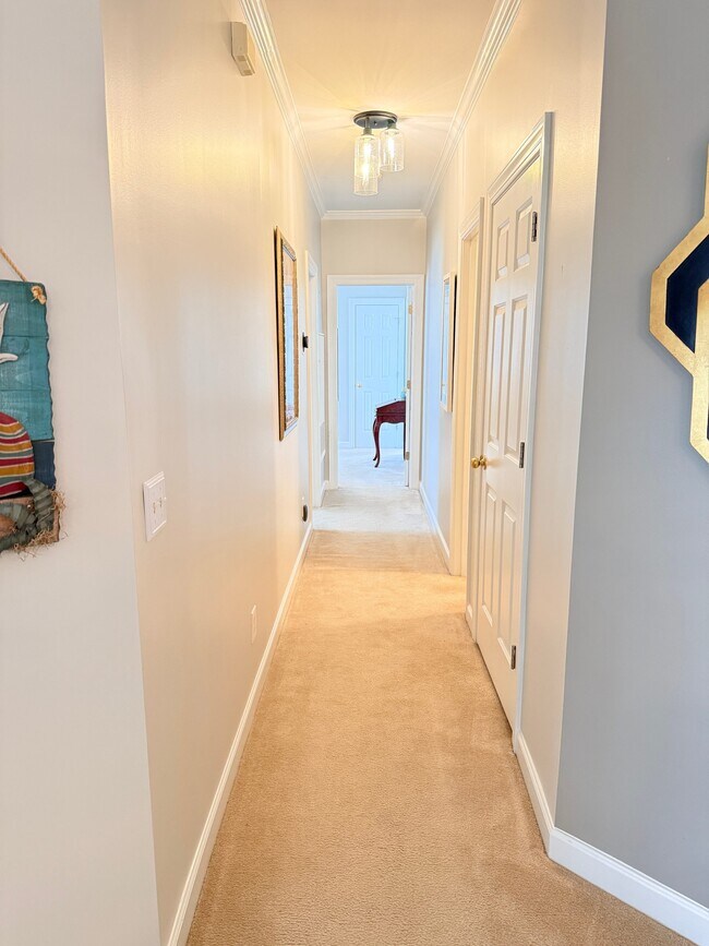 Building Photo - 1371 Hopton Cir