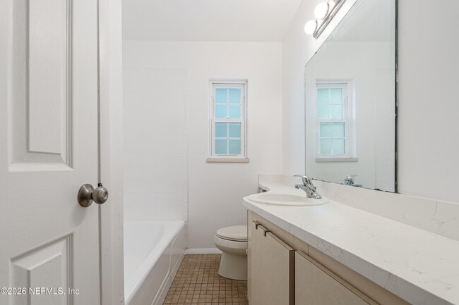 Building Photo - 1329 Hollyhock Cir