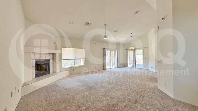 Building Photo - 824 S Saguaro Ridge Pl