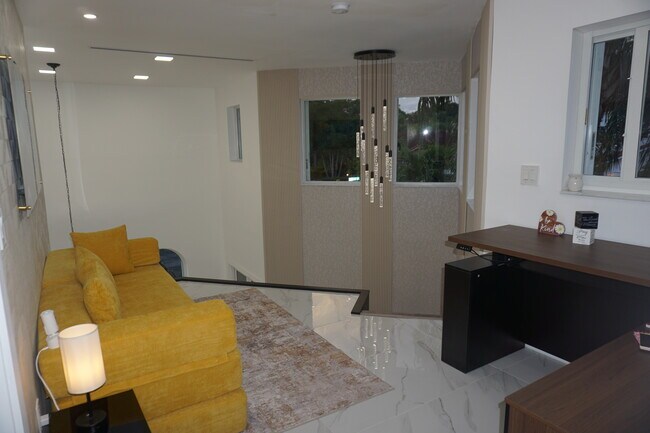 Building Photo - 15614 SW 110th Terrace