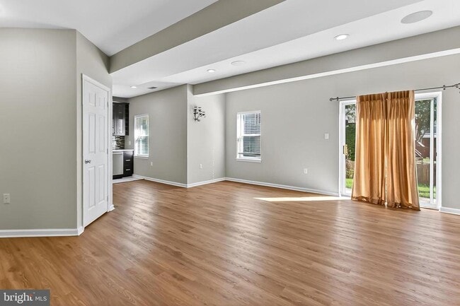 Building Photo - 2410 Dakota Lakes Dr