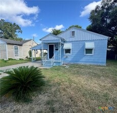 Building Photo - 1312 E Mistletoe Ave