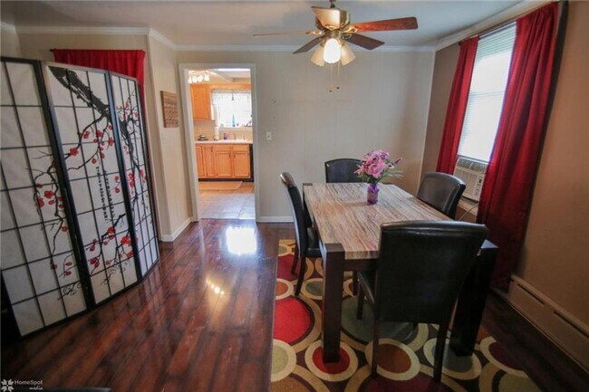 Building Photo - This adorable home is available for rent. This 2 bedroom property has bee renovated