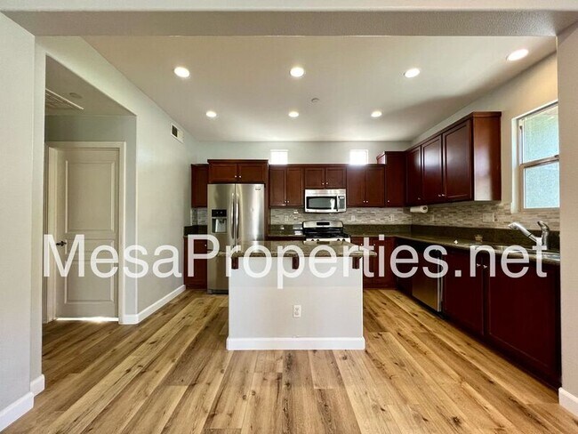 Building Photo - 12346 Claredon Dr