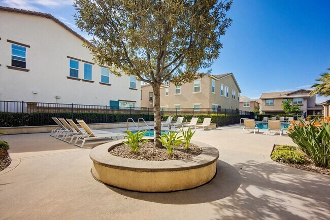 Building Photo - NEW LISTING 4 Bedroom, 3 Bathroom, 2 Garage Detached Condominium, with HVAC, Tankless Water Heate...