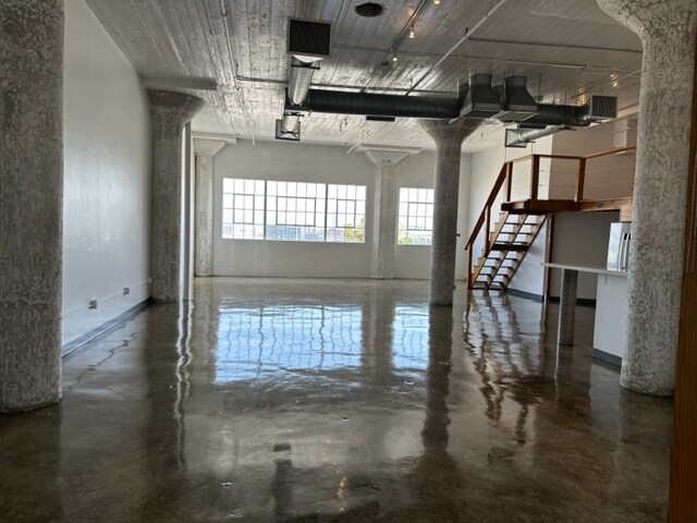 Building Photo - 1308 Factory Pl