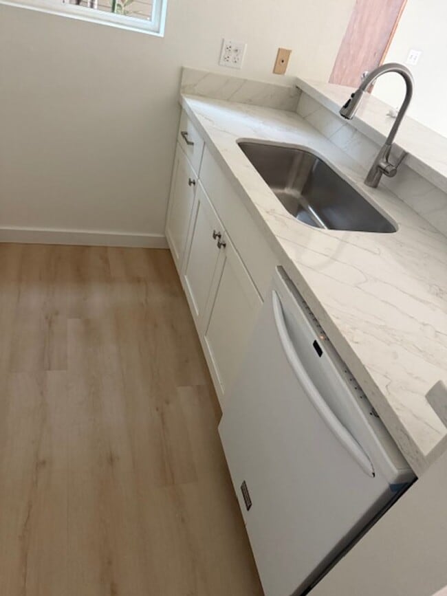 Building Photo - Ground floor Kahului Ikena unit