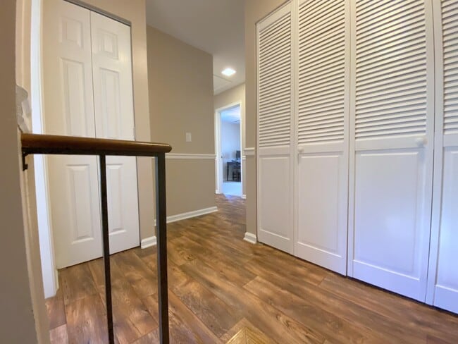 Building Photo - 56 Woodlake Dr