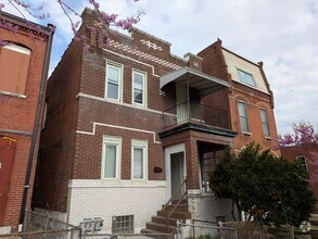 Building Photo - 3831 Iowa Ave